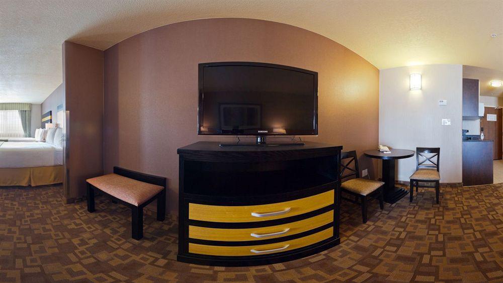Holiday Inn Express And Suites Dawson Creek, An Ihg Hotel מראה חיצוני תמונה